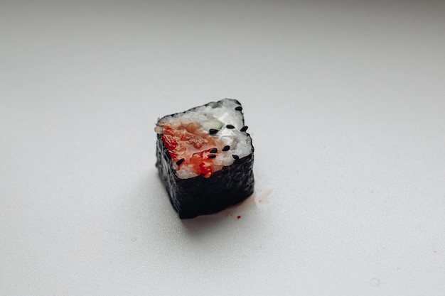 Mooie heerlijke sushi Sushi bezorgen Reclame sushi rollen gemaakt van vis en kaas