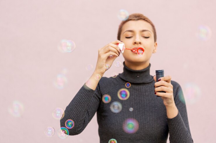 Gratis Foto mooie moderne vrouw concept