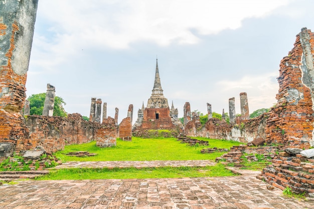 Gratis foto mooie oude architectuur historische van ayutthaya in thailand