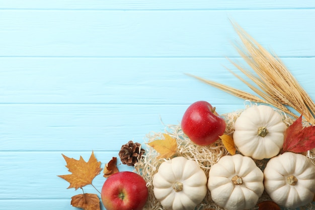 Mooie thanksgiving achtergrond bovenaanzicht op een lichte achtergrond close-up