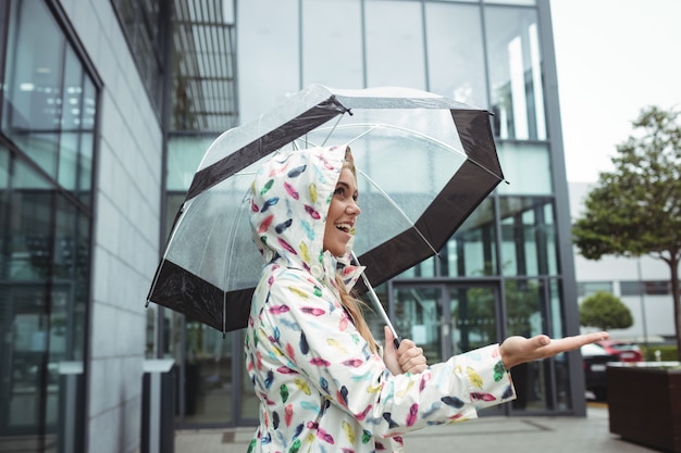 Mooie vrouw met paraplu