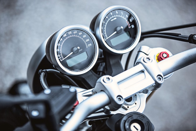 Motorfiets luxe items close-up: motorfiets onderdelen