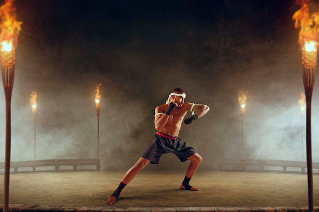 Gratis foto muay thai thai boksvechters