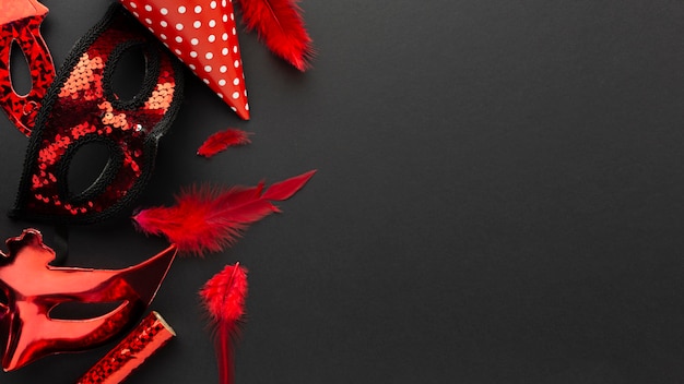 Mysterieuze carnaval duivel rode maskers