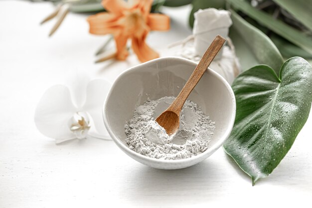 Natuurlijke cosmetica voor spa-behandelingen thuis of in de salon, cosmetische huidverzorging.