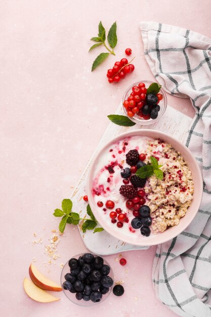 Natuurlijke gezonde desserts bovenaanzicht