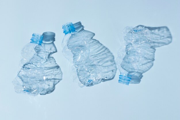 Niet milieuvriendelijk plastic voorwerpen arrangement