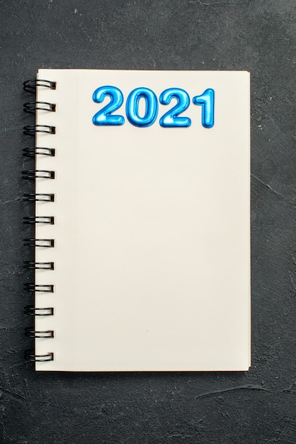 Nummer 2021 over notebook