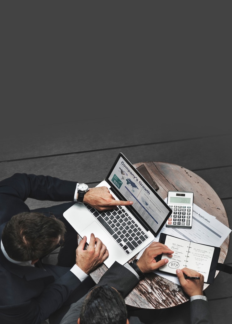 Gratis Foto ondernemers die aan strategische planning werken