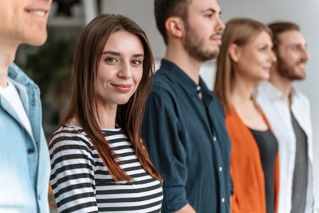 Gratis foto ondernemers op kantoorvergadering