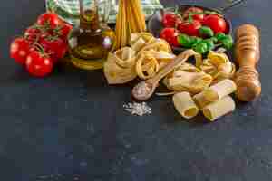 Gratis foto oppervlak met bereide producten voor het koken