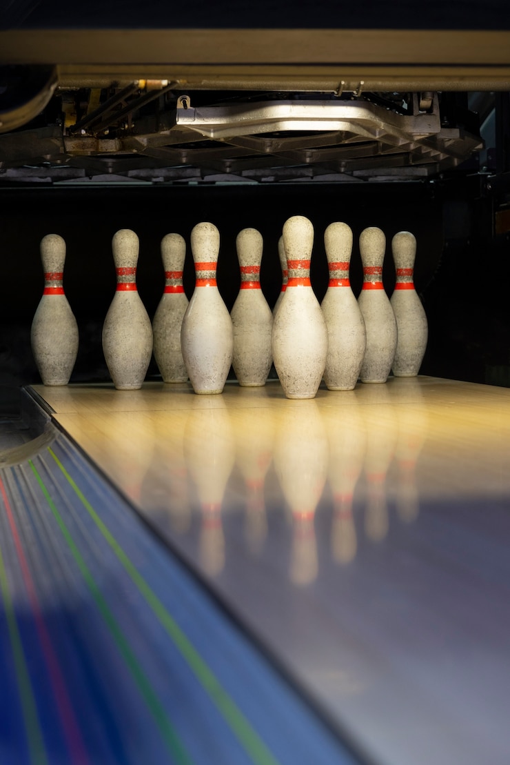 Gratis Foto opstelling van bowlingpinnen