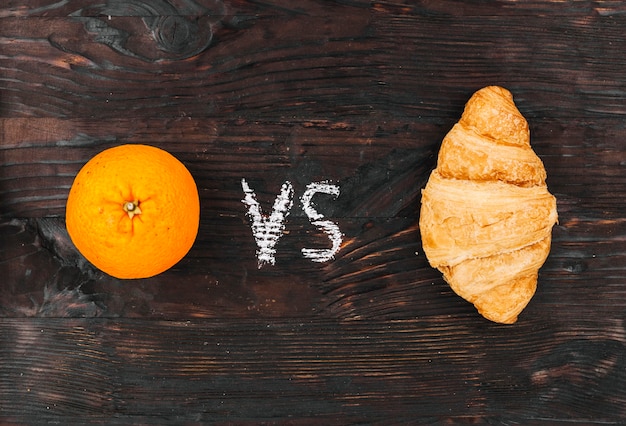 Gratis foto oranje versus crossiant