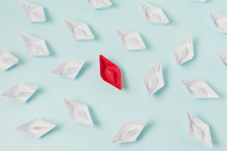 Gratis Foto origamiboten die leidingconcept vertegenwoordigen