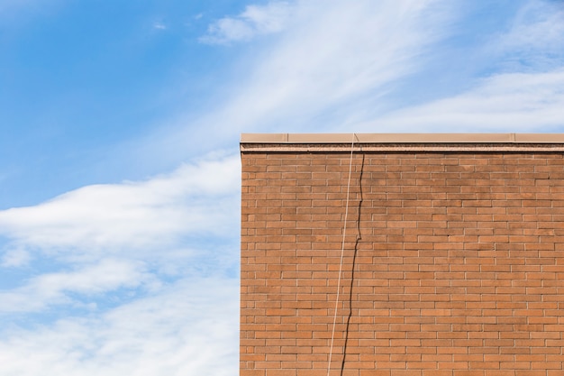 Gratis foto oude bakstenen gebouw skyline