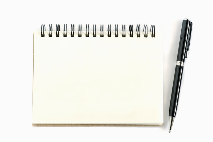 Gratis Foto oude papier notitieblok rechter pagina met pen
