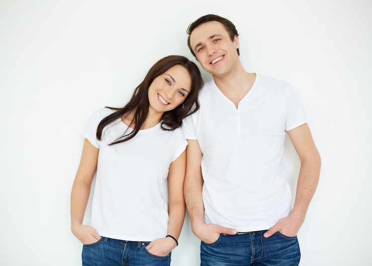 Gratis Foto paar met witte shirts en jeans