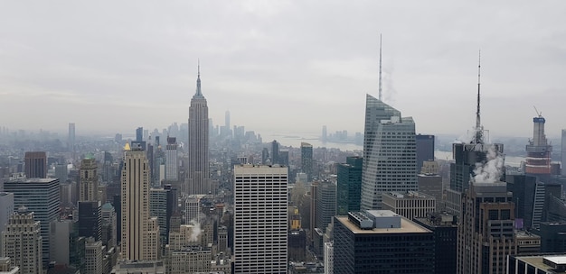 Panoramisch uitzicht over bewolkt new york city