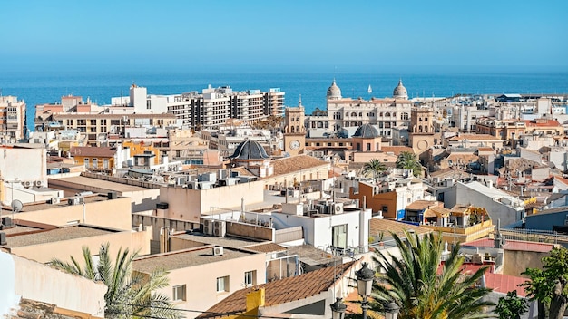 Panoramisch zicht op Alicante