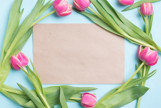 Gratis foto papier binnen tulpenrand