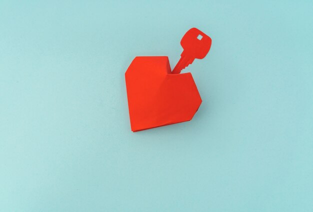 Papier knippen van Key voor hart als een symbool van liefde.