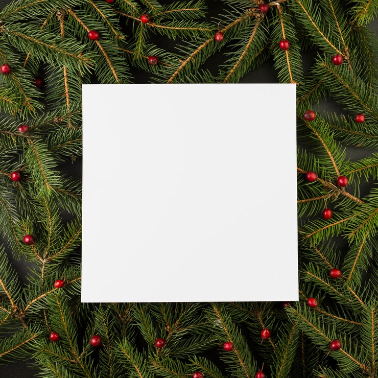 Gratis Foto papier over de samenstelling van bessen en dennentakken