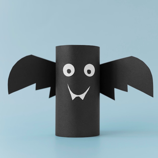 Gratis foto papieren decoraties voor halloween-vleermuis