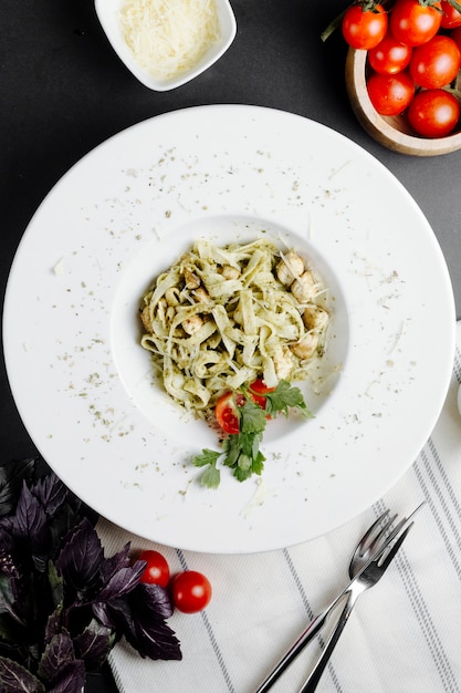 Pasta Met Kip En Tomaten