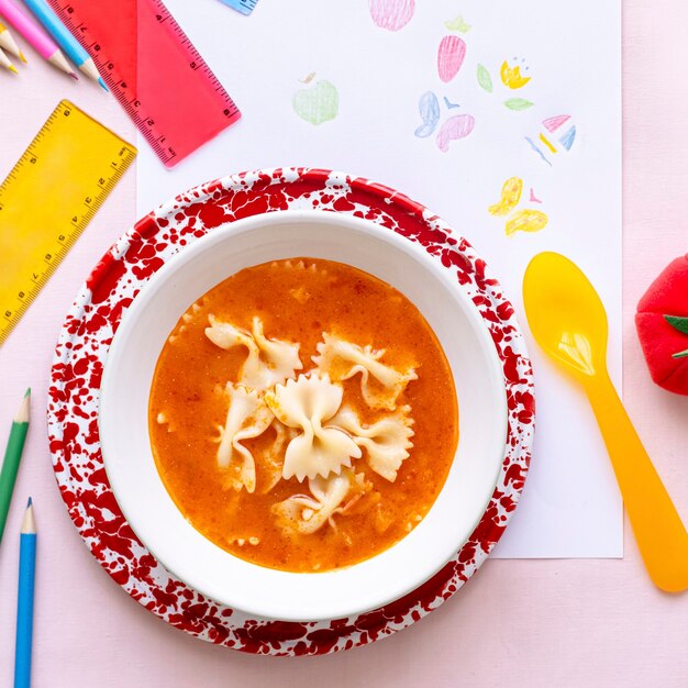 Pasta & tomatensoep lunch voor kinderen