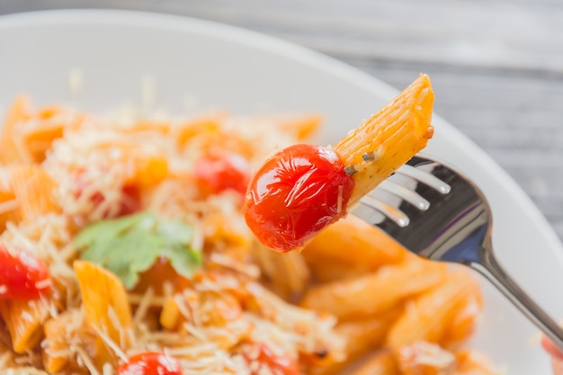 Gratis foto penne pasta