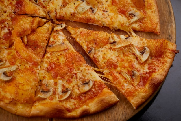 Pizza met champignons