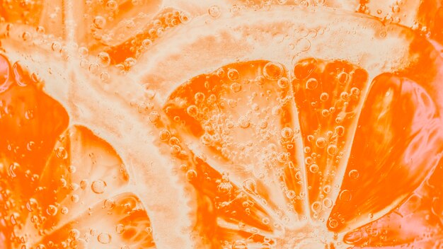 Plakjes vers gesneden sinaasappel