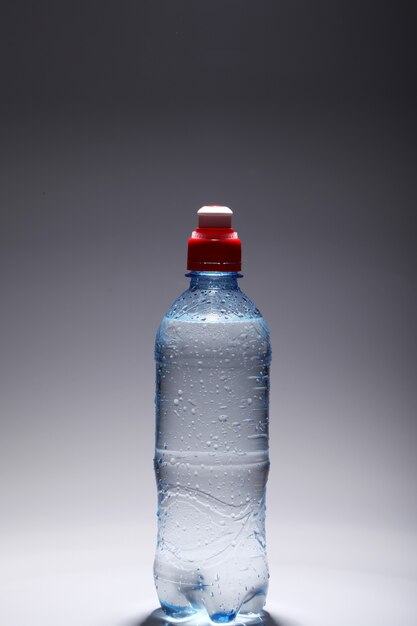 Plastic fles vers en koud water