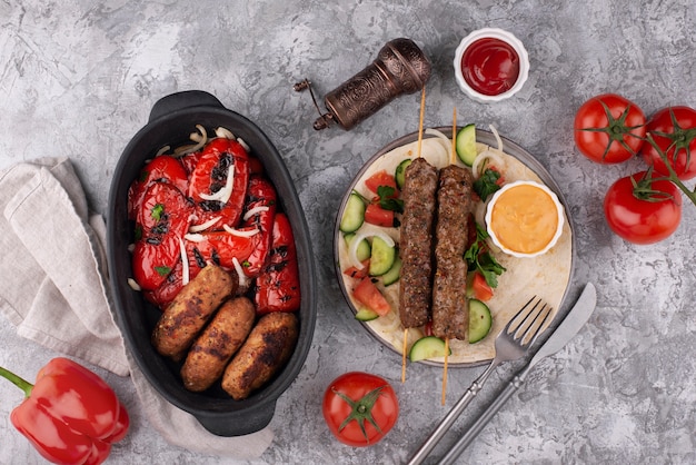 Plat lag heerlijk Servisch eten op tafel