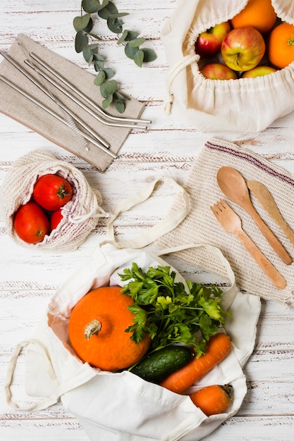 Gratis foto plat lag heerlijke arrangement van voedsel voor een gezonde levensstijl