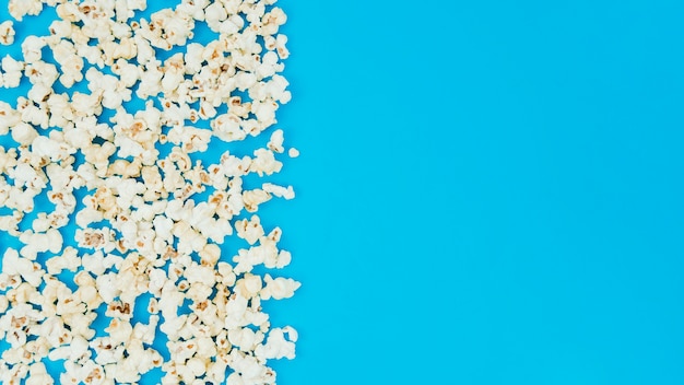 Plat lag popcorn samenstelling voor bioscoop concept