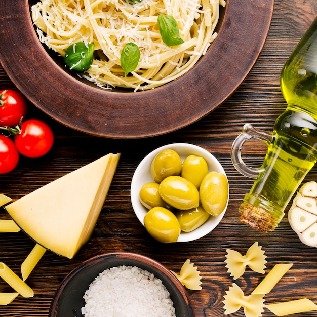 Gratis foto plat lag samenstelling van italiaans eten