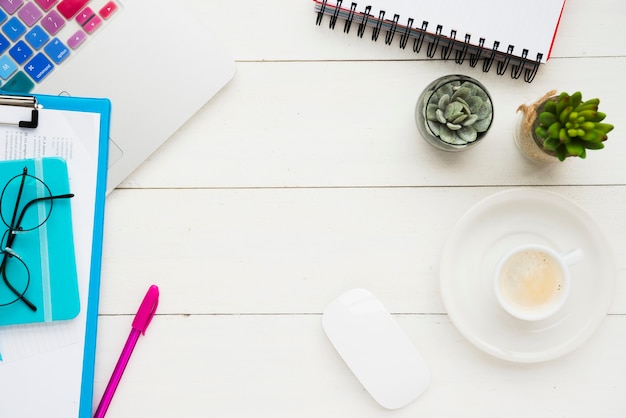 Plat leggen van bureau concept