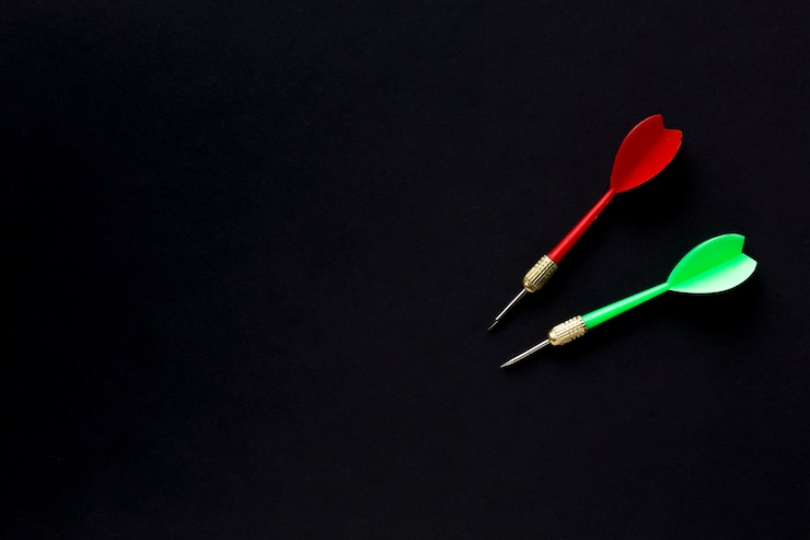 Gratis Foto plat leggen van darts met kopie ruimte