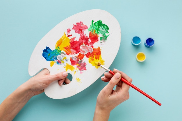 Plat leggen van kleurrijke aquarel palet