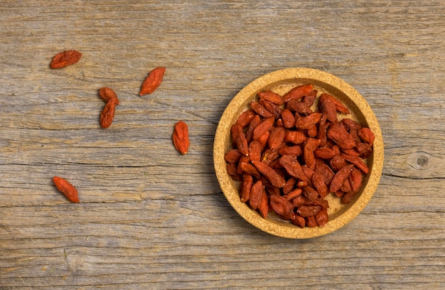 Plat leggen van natuurlijke goji-bessen