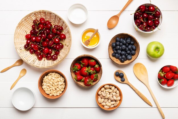 Platkommen met fruit