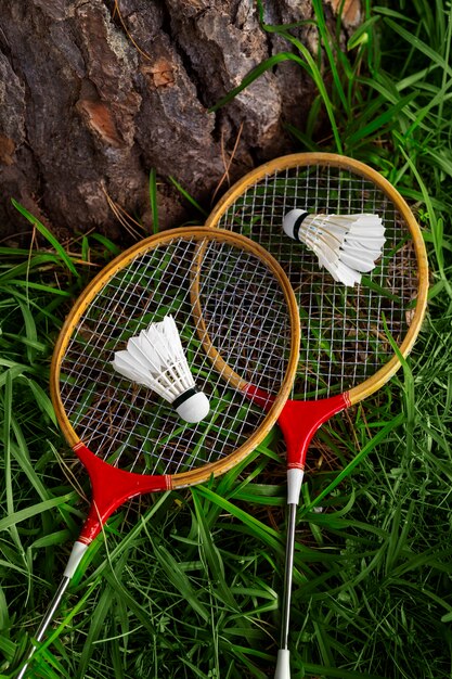 Platliggende badmintonrackets