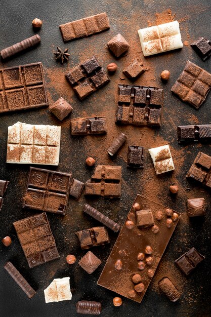 Platte laag van chocolade assortiment regeling