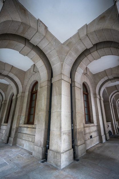 Gratis foto plein van het vintage gebouw