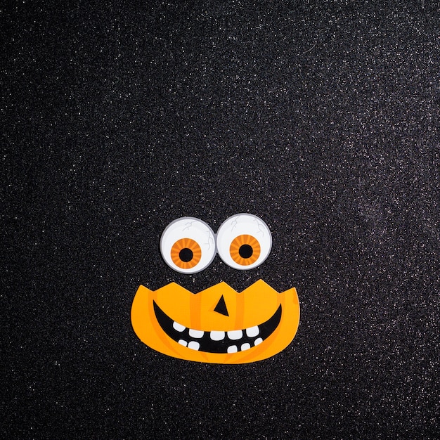 Gratis foto pompoen met ogen voor halloween nacht