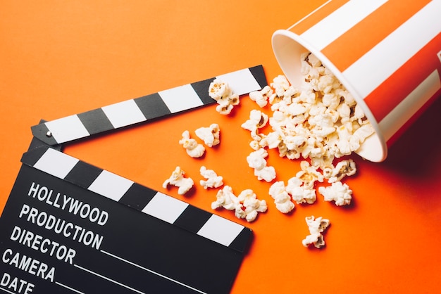 Popcorn gemorst in de buurt van Filmklapper