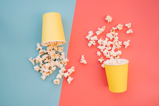 Gratis foto popcorndoos van de bioscoop