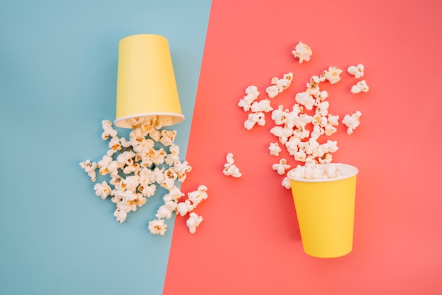Popcorndoos van de bioscoop