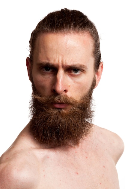 Portret van coole hipster met lange baard op witte achtergrond in studiofoto